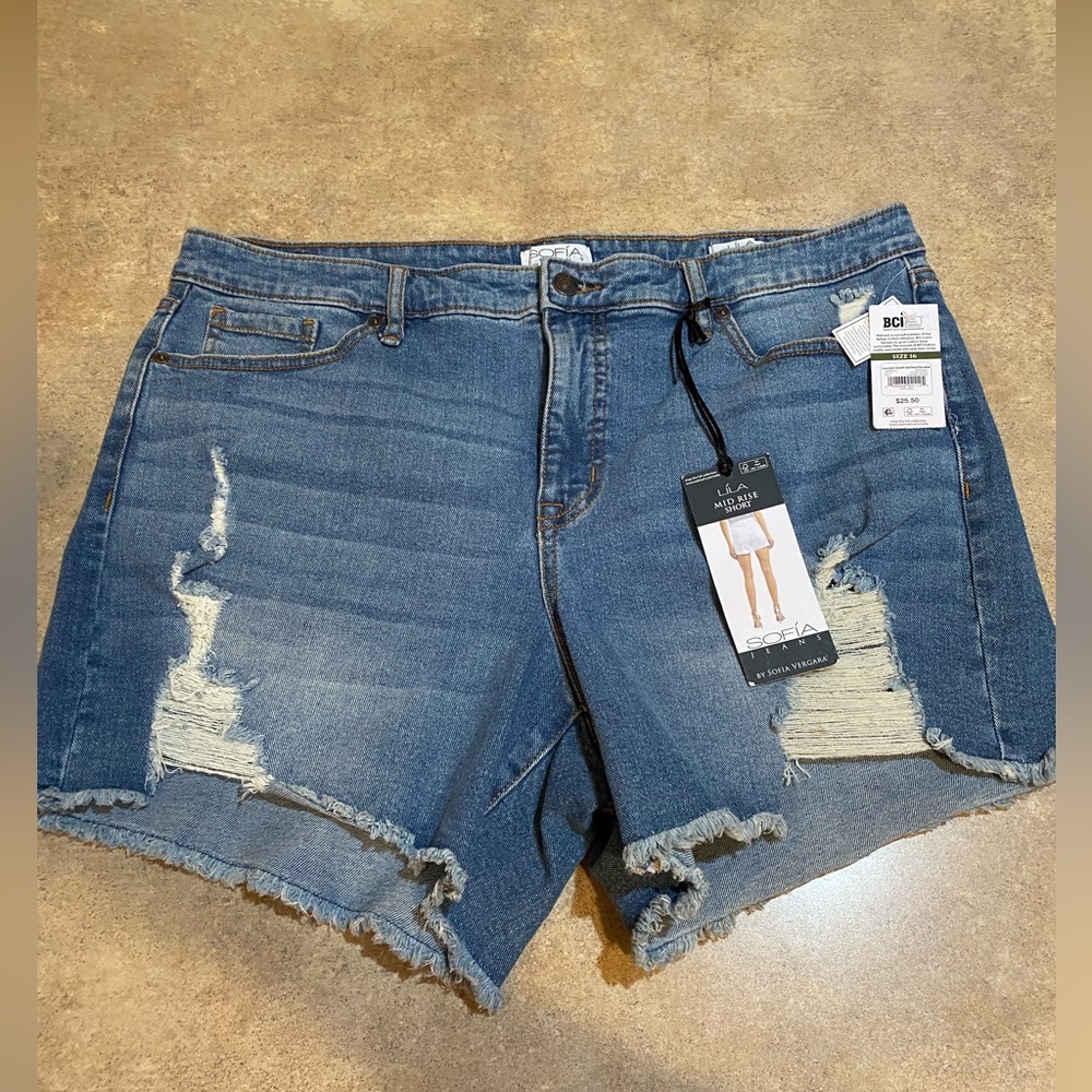 NWT womens Sofia jean shorts size 16